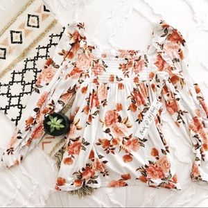 Floral flowing blouse, super comfy!